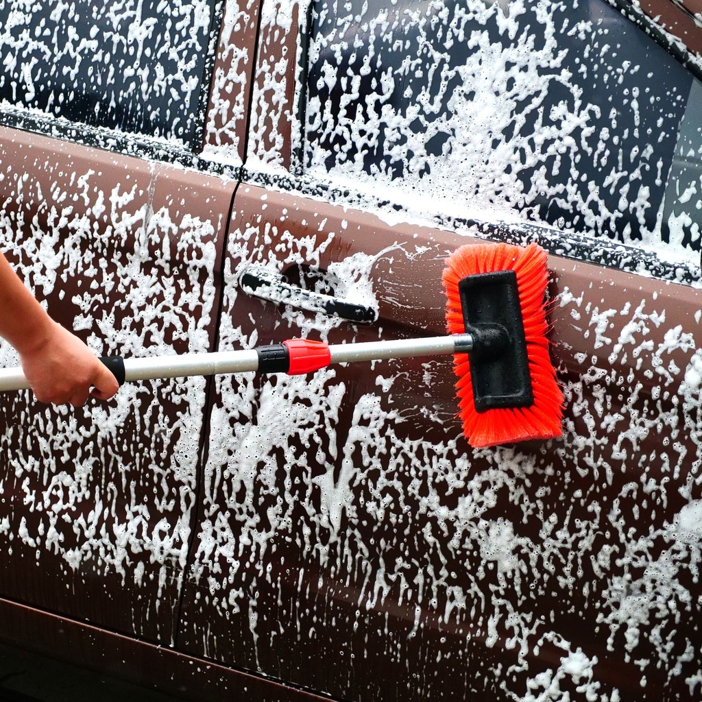 Flow-Thru 10" Wash Brush w/ 47" Aluminum Ext. Pole